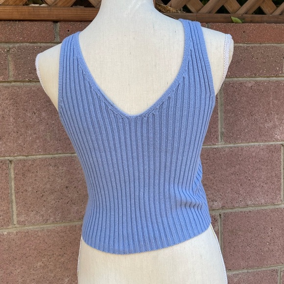 Project 28 Top Sweater Double V Sleeveless women’s  Size Large - Picture 4 of 7